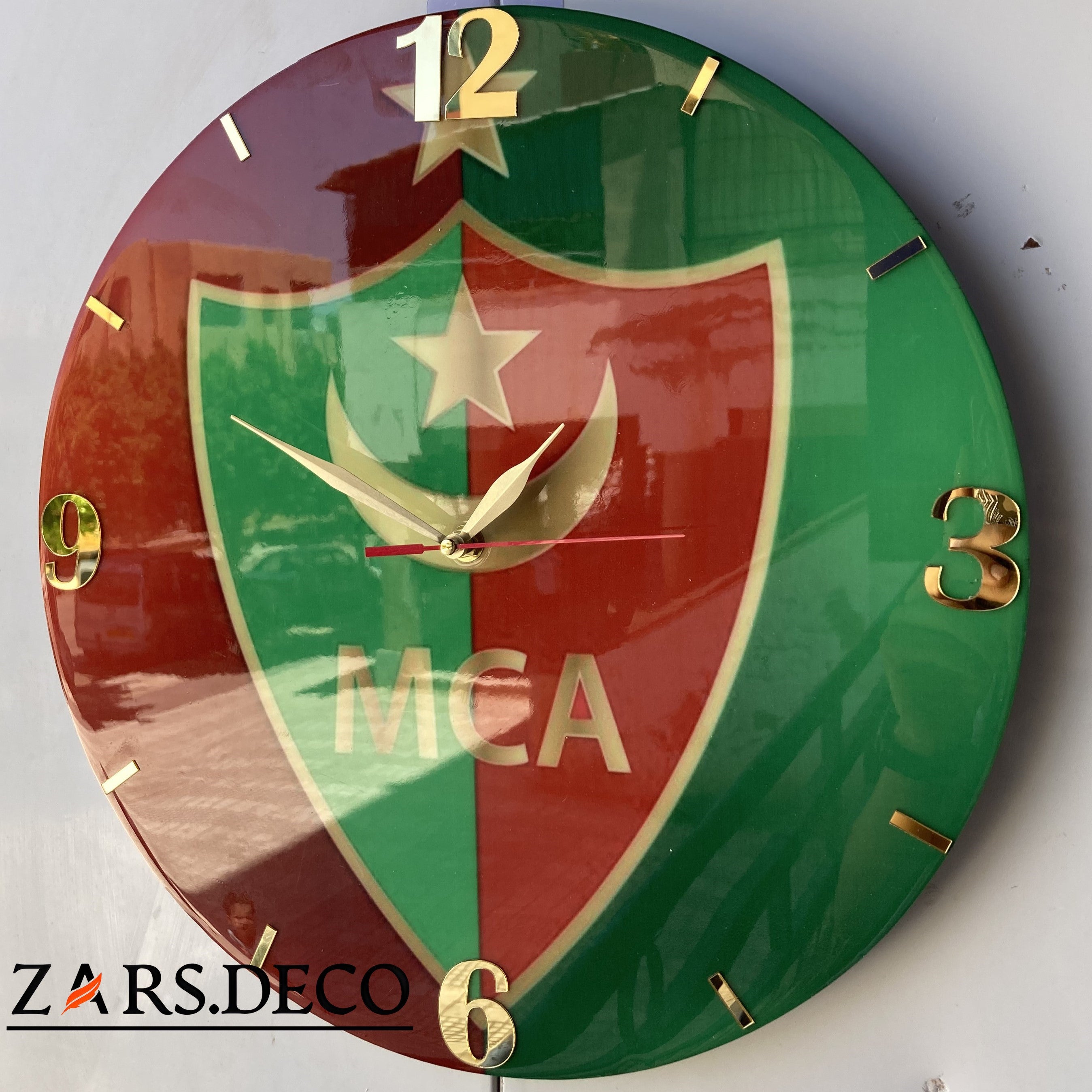ساعات الاندية horloge club