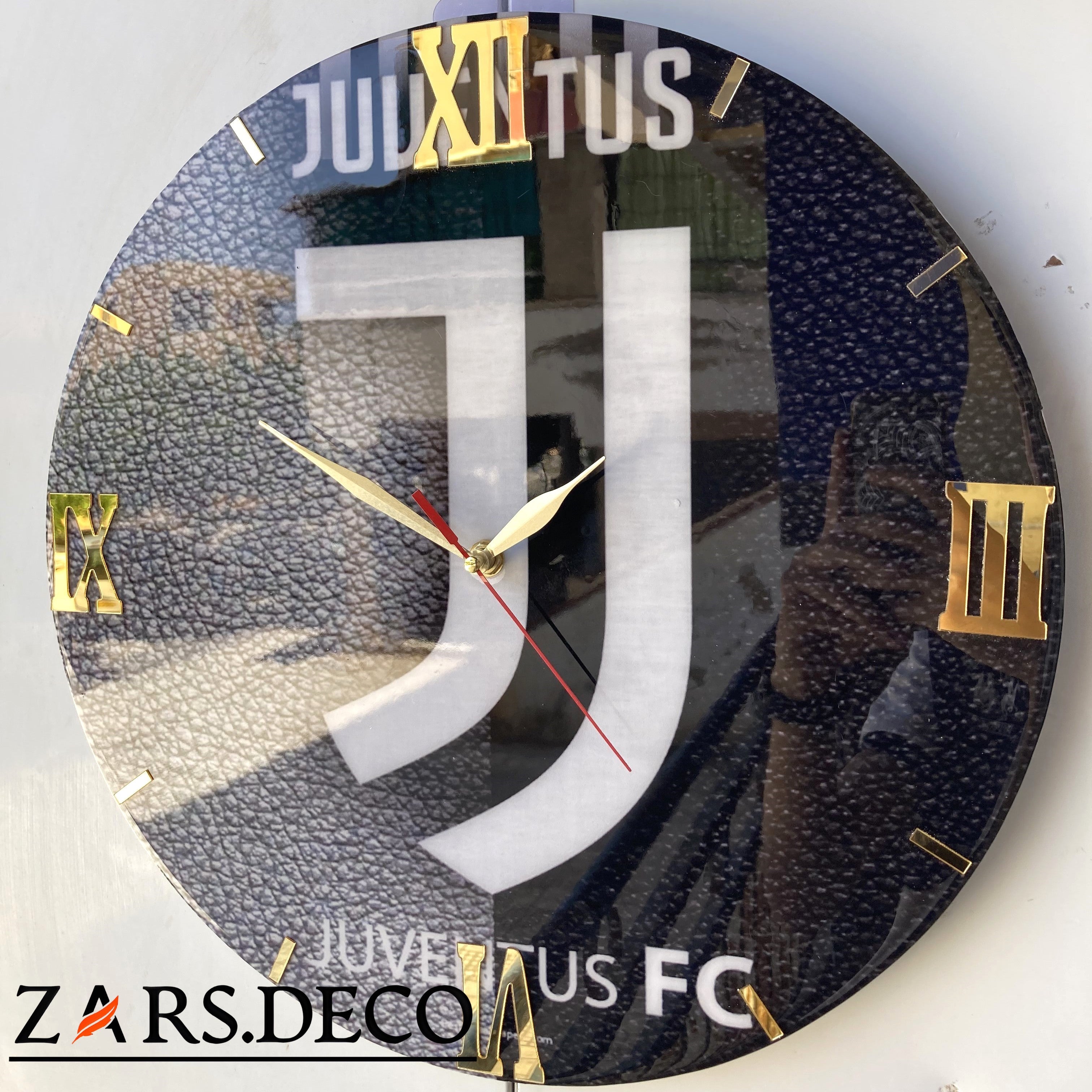 ساعات الاندية horloge club